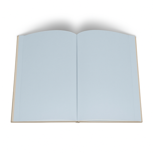 Carnet intime Voile de Lune Maison Arcane ouvert montrant les pages blanches de haute qualité.