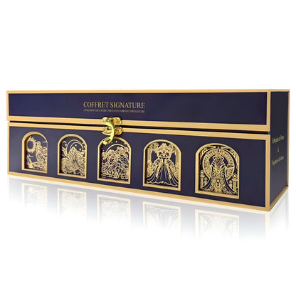 Coffret Signature maison Arcane avec cinq bougies parfumées 110 g présenté en angle 3/4, design élégant et assortiment de parfums raffinés.